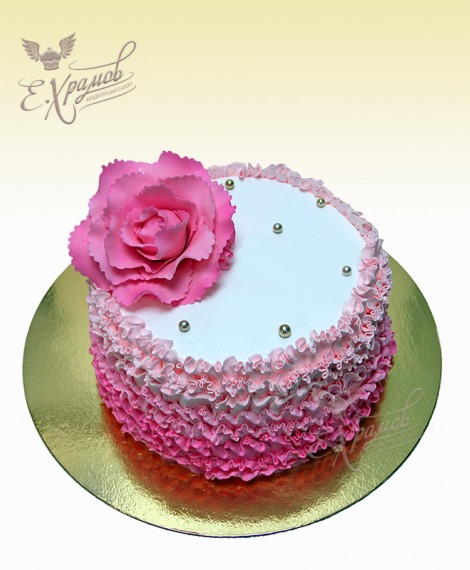 Торт с розовым пионом