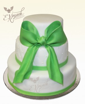 Торт с зеленым бантом